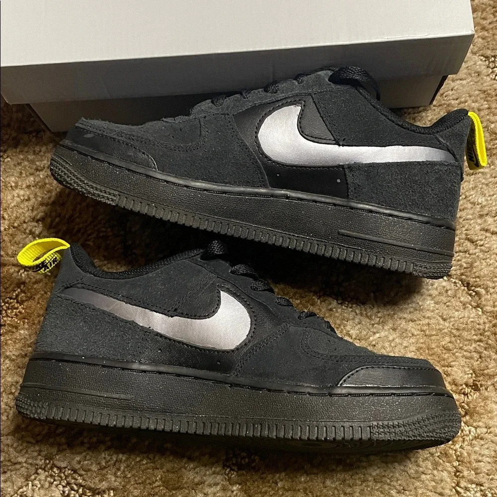 Nike Air Force 1 GS Low Top Black/ Metallic‎ Gray Sneakers with Box